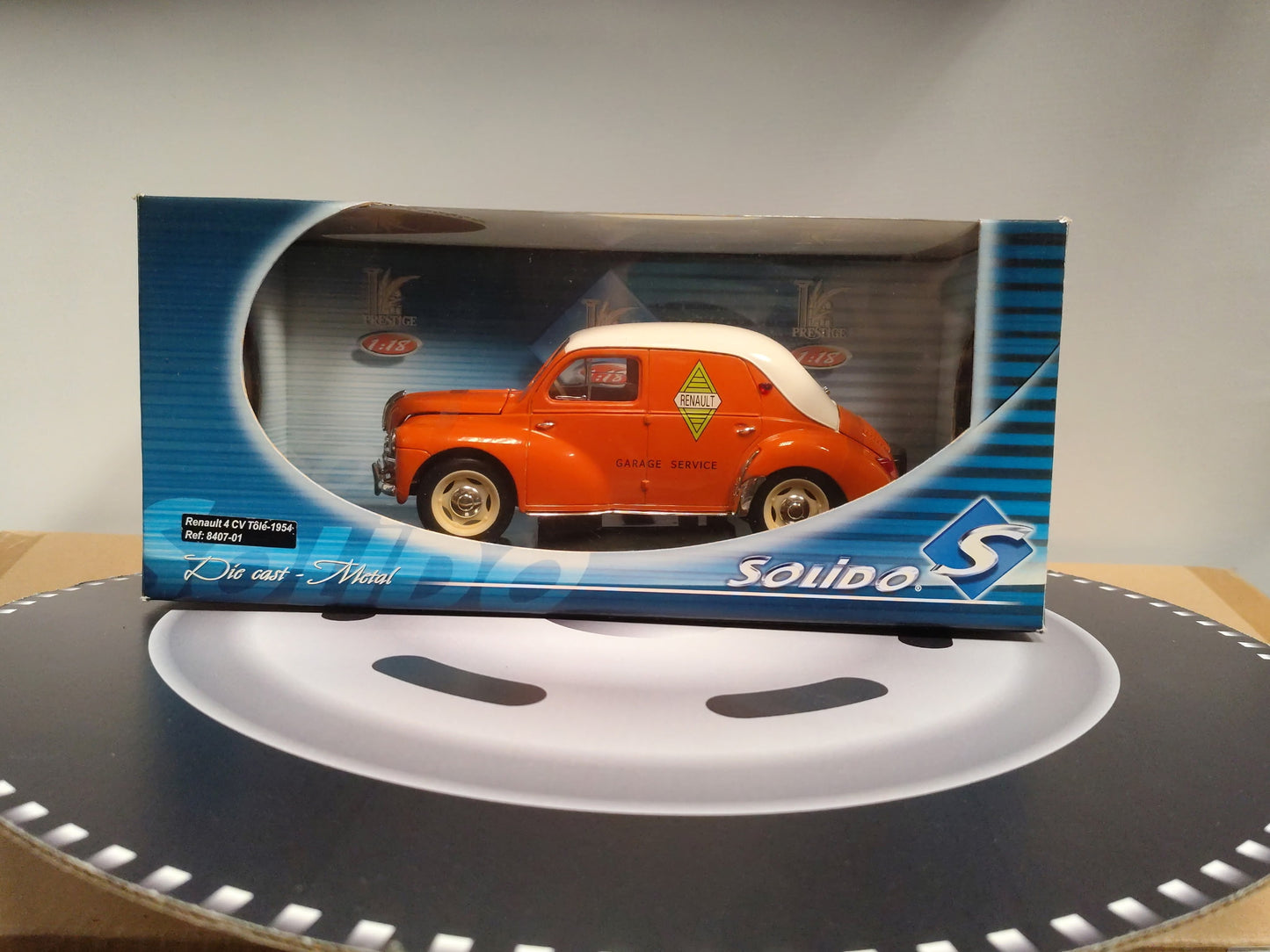 Renault 4 CV TôIé 1954 1/18 8407-01 SOLDIO