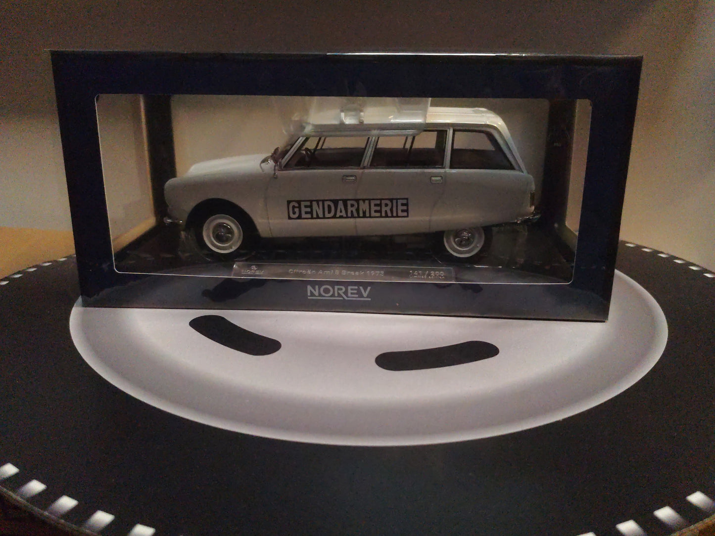 CITROËN AMI 8 BREAK GENDARMERIE 1975 NUMÉROTÉ 141/200 1/18 181676 NOREV