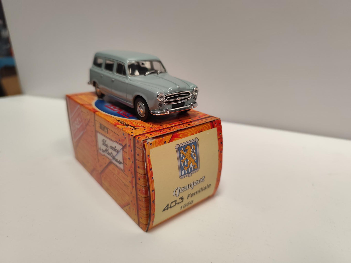 Peugeot 403 Familiale 1956 Les miniatures de norev 1:43