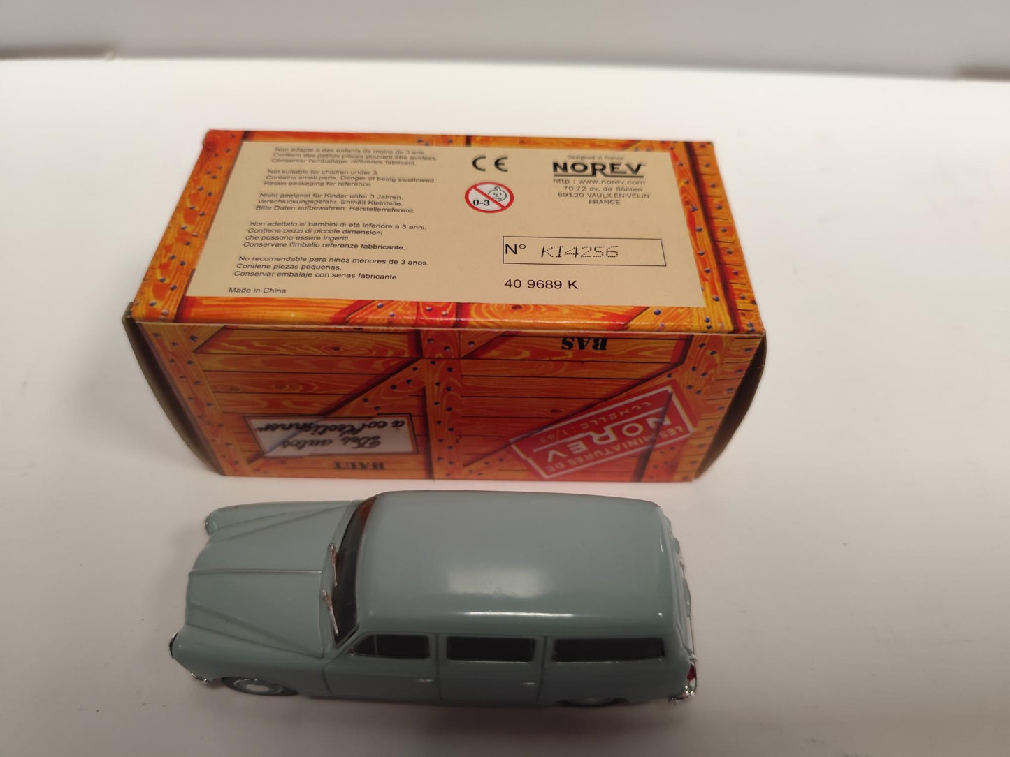 Peugeot 403 Familiale 1956 Les miniatures de norev 1:43