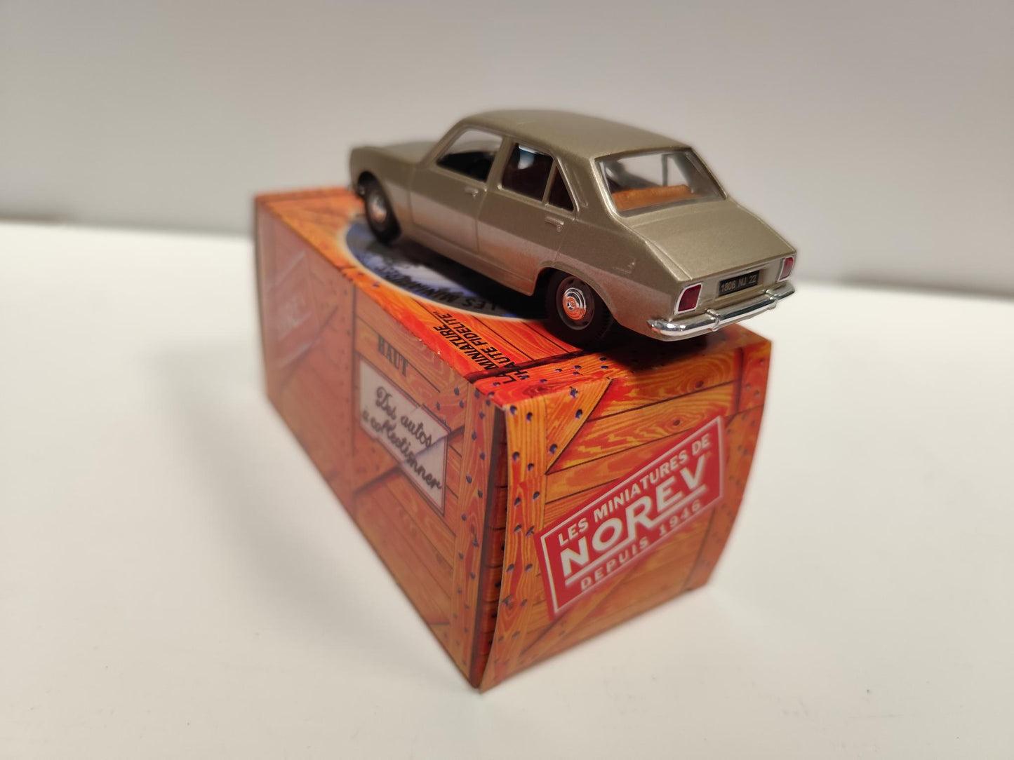 PEUGEOT 504 1971 1/43 NOREV