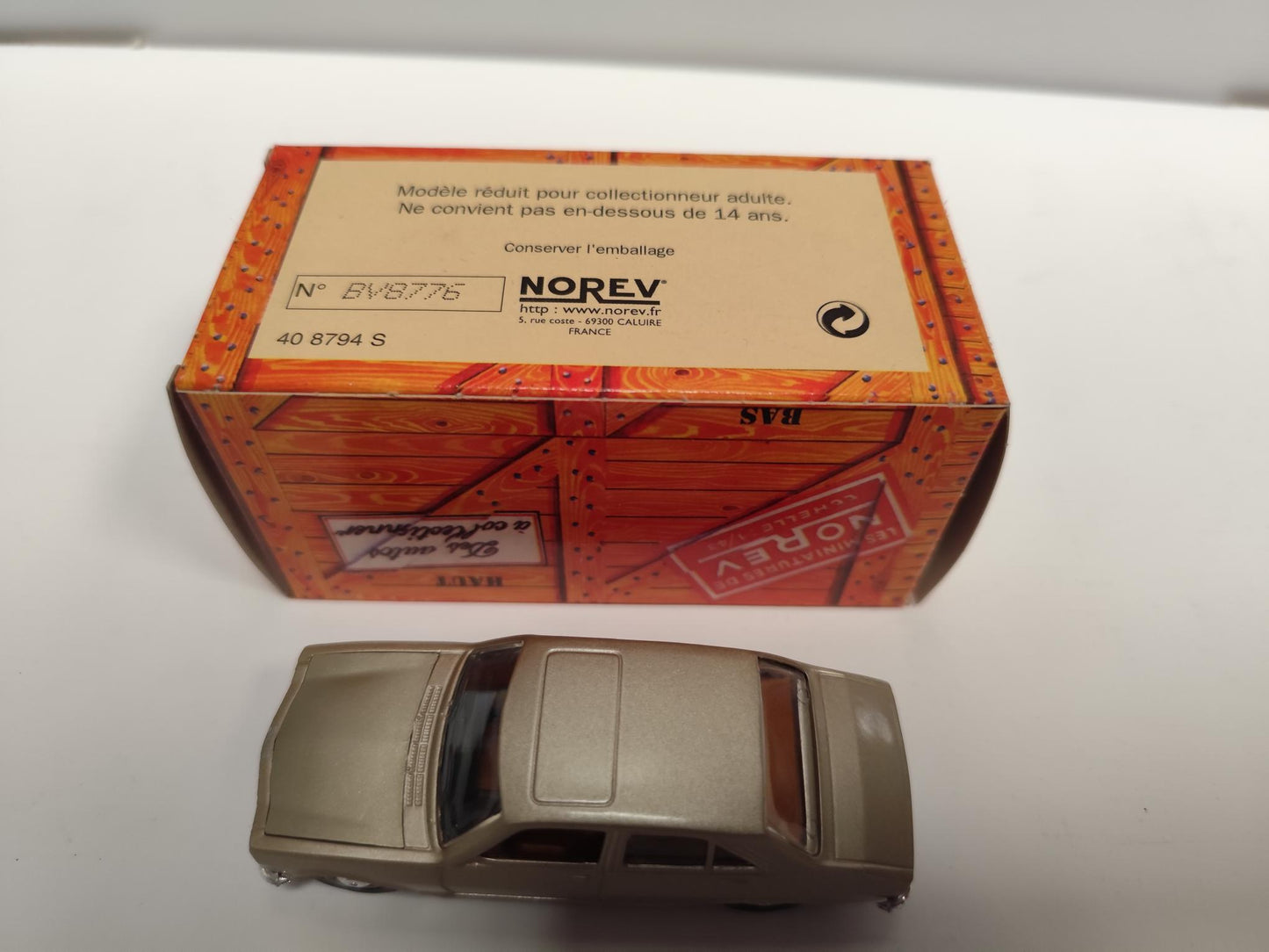 PEUGEOT 504 1971 1/43 NOREV