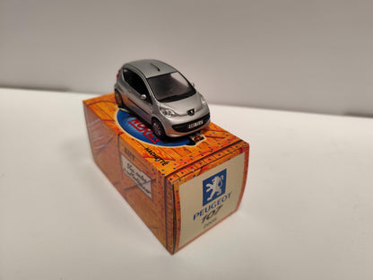 Peugeot 107 argent modèle 2005 NOREV 1/43