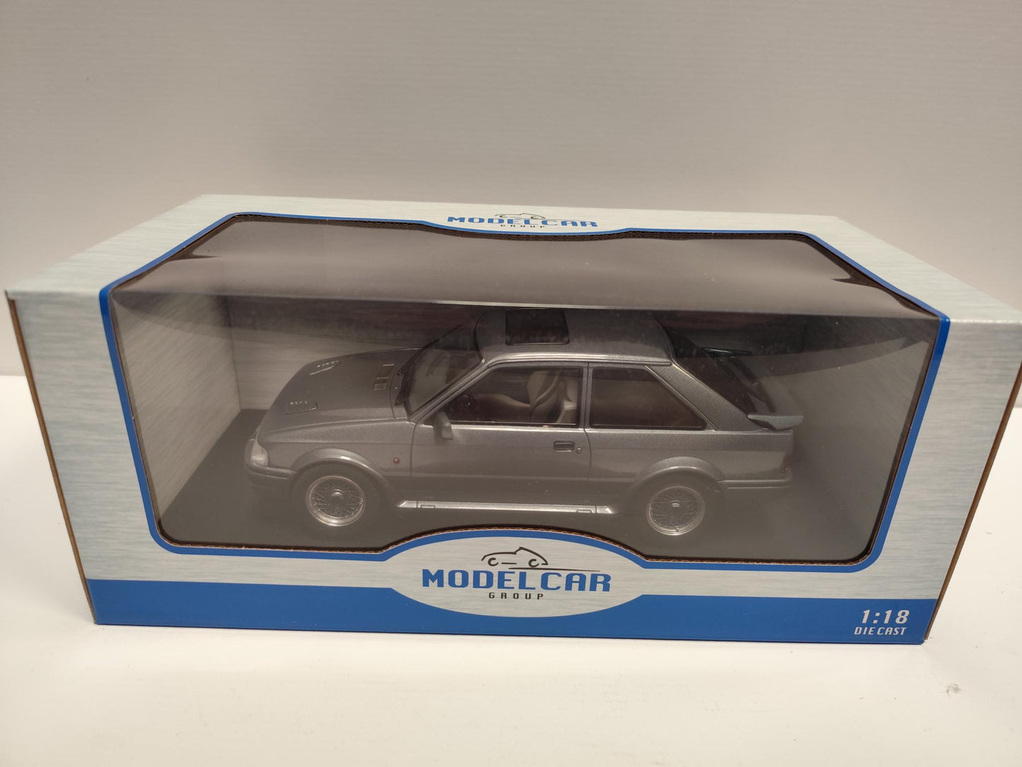 Ford Escort MK IV RS Turbo 2 Année de construction 1990 noir 1:18 ModelCar