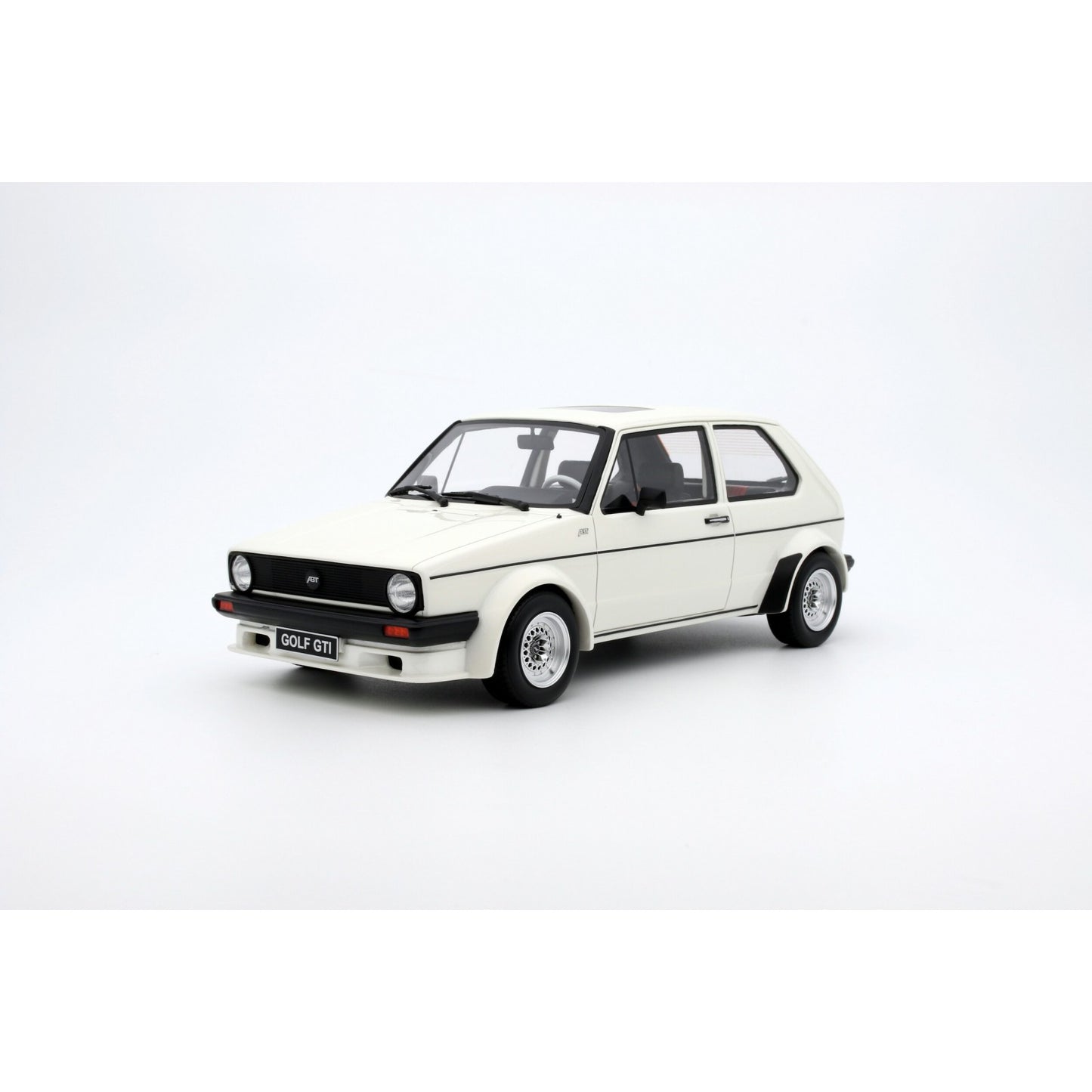 Résine OT1014 Otto Models échelle 1/18 - Volkswagen Golf GTI - Blanc